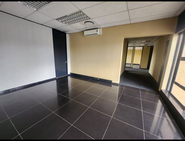 529M² OFFICE TO LET IN NOORDWYK